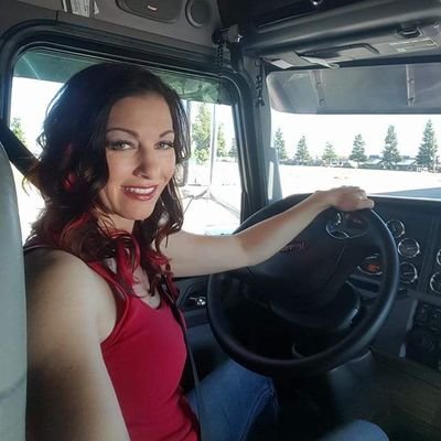 TruckingisGlam Profile Picture