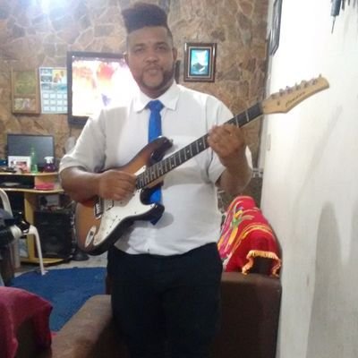 Alexand12755230's profile picture. A música completa minha alma....gosto muito do que faço ...