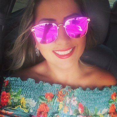 Gosto de viver a vida intensamente feliz! Adoro comemorar sempre q tenho algo de bom! 😃