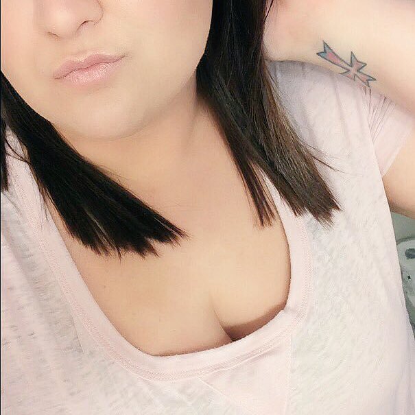 gulfcoastbitch's profile picture. 🦈🖤