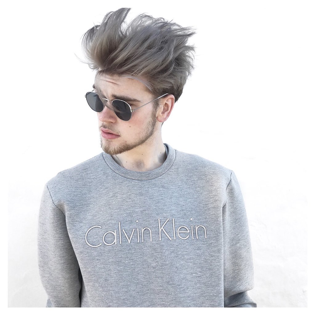 19, fashion and inspiration blogger