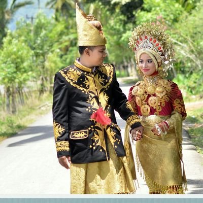 jangan mengritik mereka, mereka hanya bertindak dgn cara yang sama seperti yg akan kita lakukan kalau kita berada dalam situasi yang sama.