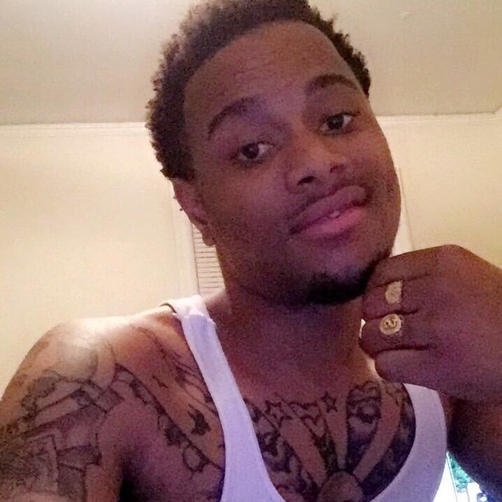 !!!Love,Laugh,Live,Life!!!***Chase your Dream*** ^Love Dnt Love NoBody^ Im All I Got ..#FlyBoiNation #Team215 R.I.P TINY #FutureWife:The Money ^Rap Artist^