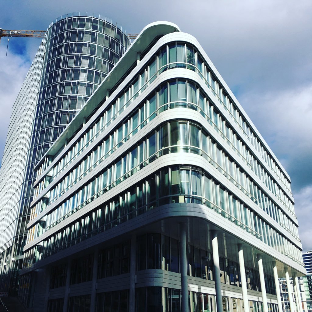 BuildingPervert's profile picture. Loves Old Buildings #DoorwaysOfBradford