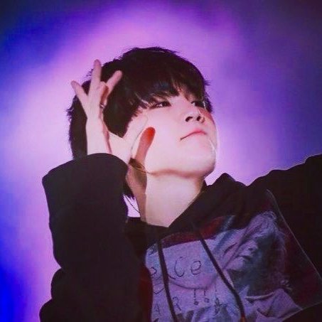 free follow from @mgcThe1975. follow @mgcthe1975 (i follow back) 😋
