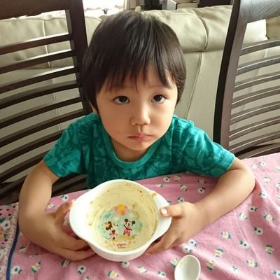 4歳児と2歳児のの子育てパパのツイッターです。  動画を取ることが趣味でYouTubeに投稿することを趣味としています。  是非ご覧ください！  また日常生活や歴史のこともいろいろとアップしたいと思います。 一応専務という肩書です。 ※家庭内では平社員(笑)。