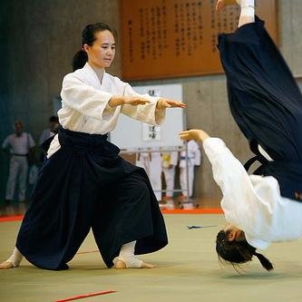 1994年6月合気道養神館入門後、2009年3月四段、9月指導者検定、2012年3月五段取得。2017年6月自身のHP(https://t.co/Lf47wpNcPn)を立ち上げ、2019年1月起業後2月に合気道道場『杖剣武会』を結成。2022年7月、Kindle電子書籍で10冠を達成。フォローバック100%です！☺️