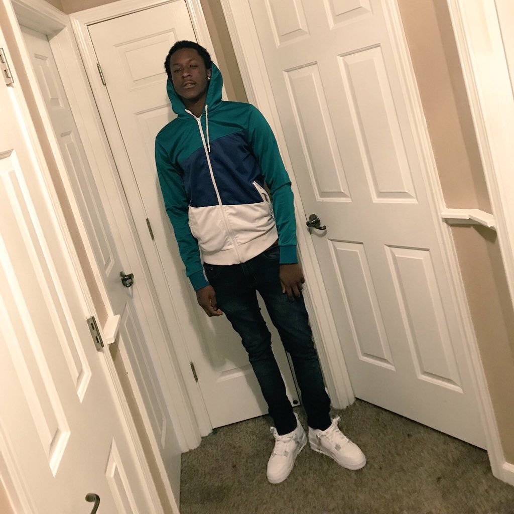 ⚠️️AMOSC:Yvngpedro100⚠️|#LongLiveWhoadie 🙏🏾 |#FreeLil4 🖕🏾👮🏾| #LLR🖖🏾💔🅱️ #BeenJuggin™ #LongLiveJaybo🙏🏾💙 Atl,Ga🏙📍