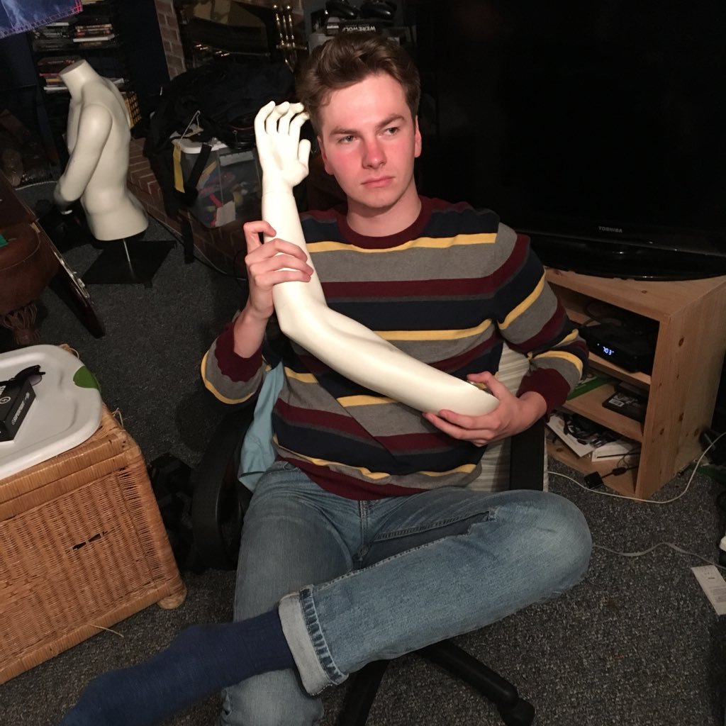 RealAndyCally's profile picture. I’ve been told this now has to say “my views do not reflect those of my employer” or something (he/him)