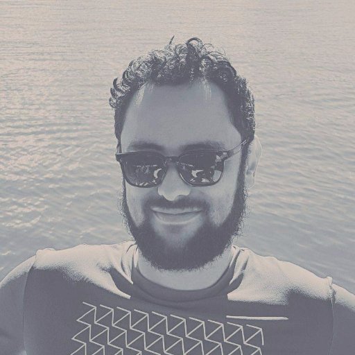 Roteirista, produtor, jornalista e leitor voraz. Criador da Banca de Quadrinhos e diretor da Abaquar Produções.