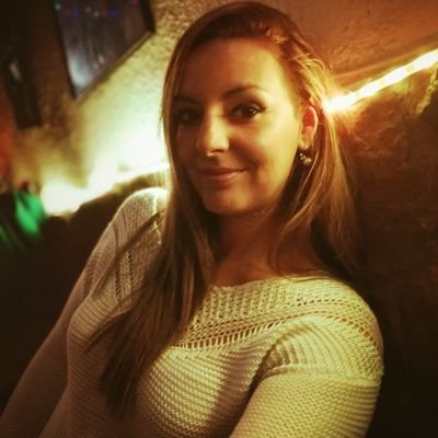 Merneith_Su's profile picture. GamePlays, Directos, Risas en YOUTUBE https://t.co/hhDDADbCCe