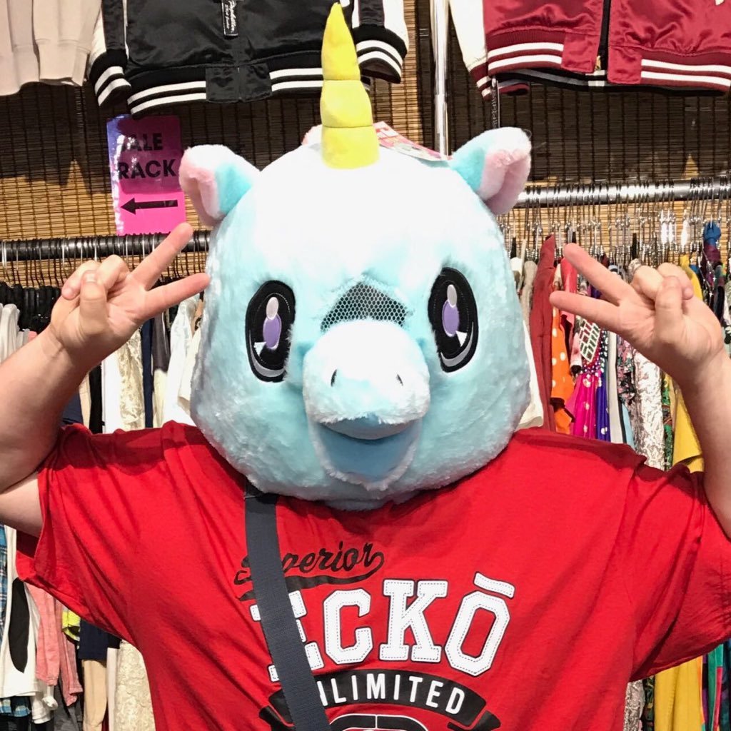 OnlyPaws_'s profile picture. Living my best life in 🇨🇦. ADHD Archmage. Fluffiest dogs owner