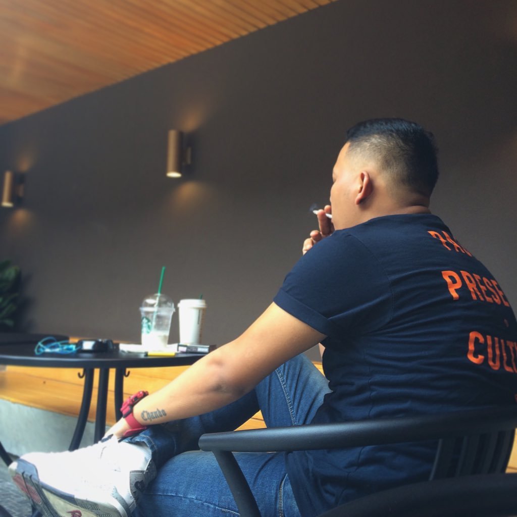 hairdresser • profesional barber • coffee enthuasiast • console gamer