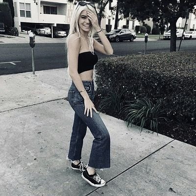 Guliarpw's profile picture. Et j'ai succombé à ta langue entre mes jambes.