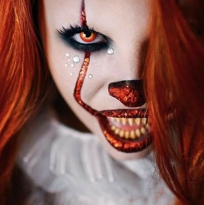 --“ I'm Pennywise the DaNcInG clown! -
Now we aren't Strangers, Are we? ”--
#ITRP #PennyWise #DancingClown #HorrorRP