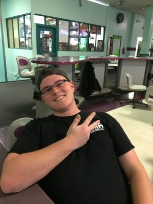 TheGlassfoot's profile picture. 