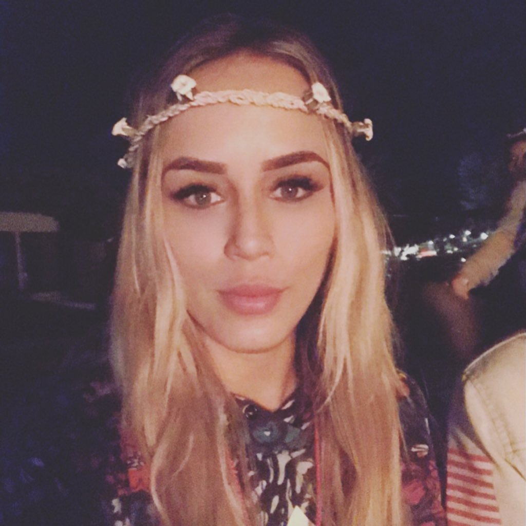 t3fiiz's profile picture. Interior designer, fashionista 3