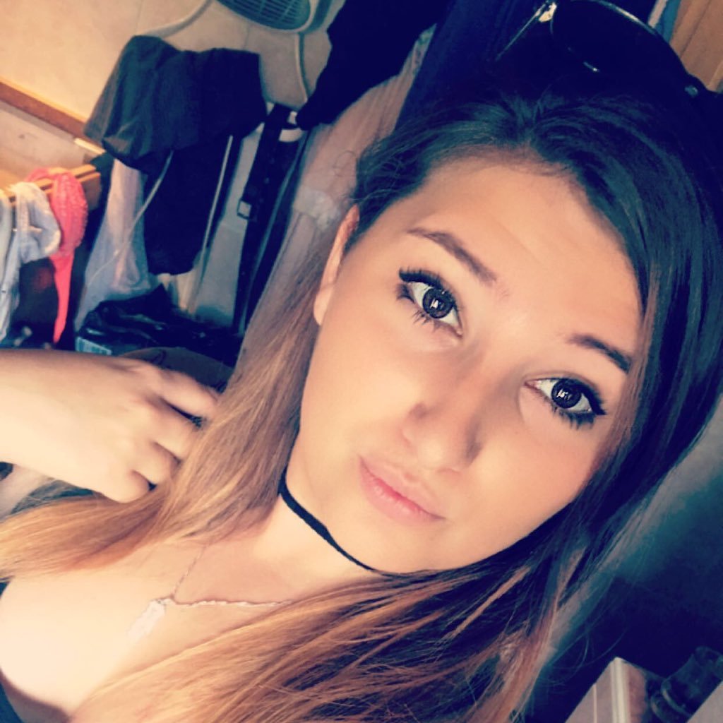 alves_laetitia's profile picture. Facebook : Laetitia Ella Adelia Alves bisous de moi