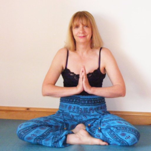 AnnieTheYogi's profile picture. Practicing and sharing Yoga. Yogi, wanabe vegan, cat lover and blogger #yoga #meditation #happy #cats