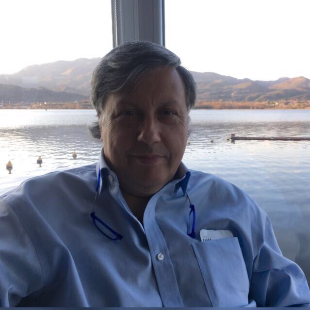 Happy married, Argentine American, 2 wonderful sons.
Keeping my stamina high to help people in need, because only a life lived for other people is worth it