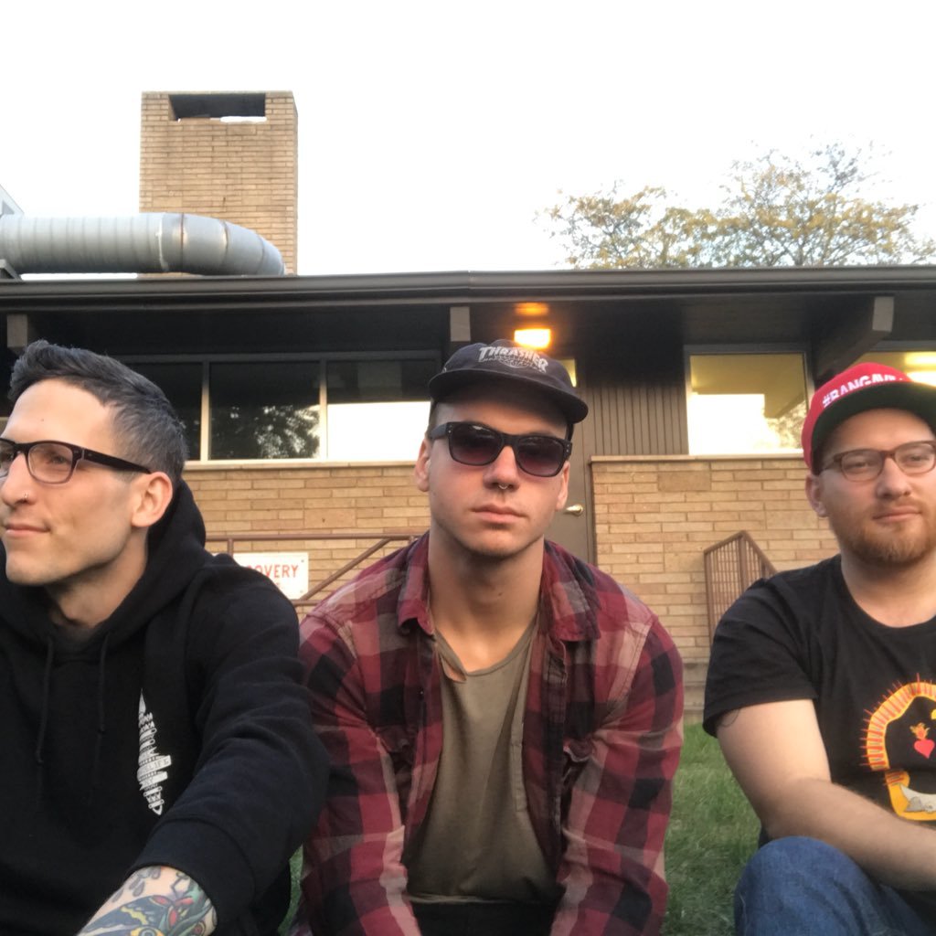 CORRAL (corraltheband) Twitter