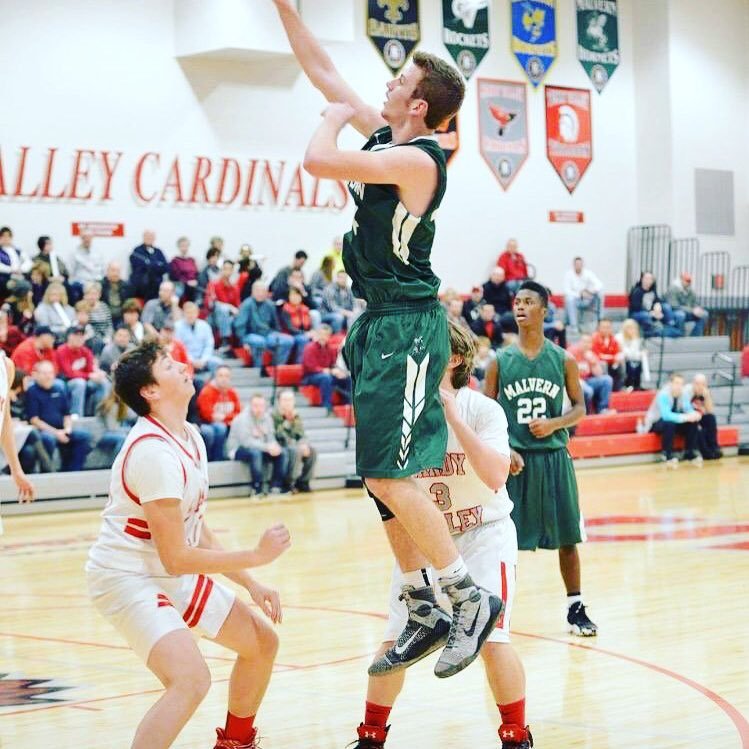 my favorite teams are Oregon Ducks,Pittsburgh Steelers,and The Boston Celtics and I’m repping for the Malvern hornets and I love sports 🏉⛹🏿🏅🥇🏆🏋🏿🏓