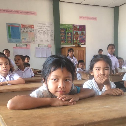 ISSCはラオスやネパールに学校を建てる活動、文具教材支援を行っています。日本の学生団体と連携して活動中です。国際支援 国際交流 教育支援 ラオス ネパール
