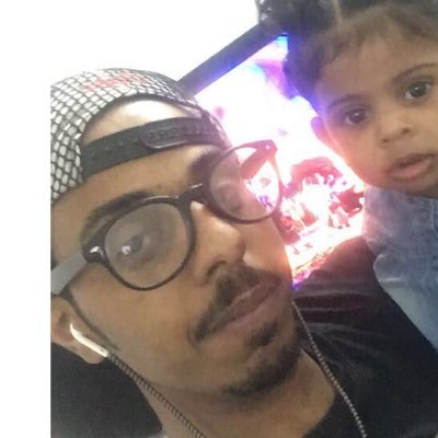 uz9v_pg's profile picture. 