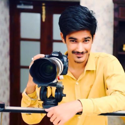 i M pHoToGraPheR iN FasHiOn lOok anD liVe pHotOgrAphy