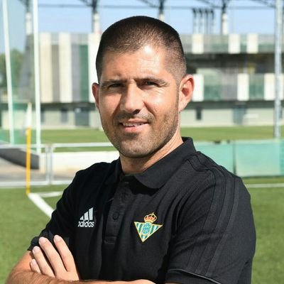 Entrenador Real Betis Balompié. Juvenil B Entrenador de fútbol Nacional. Diplomado en Ciencias empresariales.