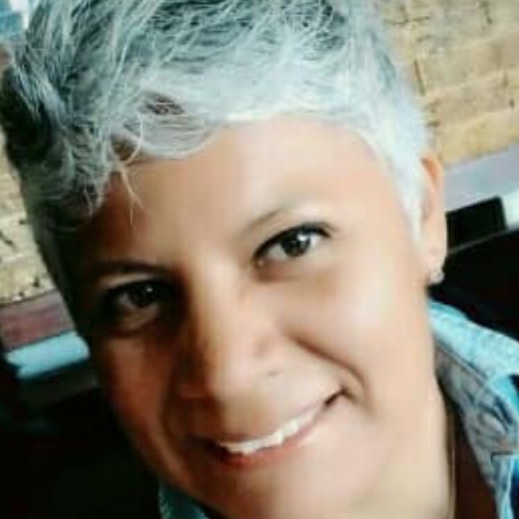 Soy una soñadora empedernida y también periodista ☺️...