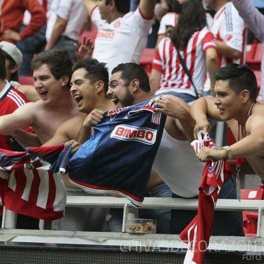 Tapatío! el fútbol mi pasión! ⚽️enamorado del club deportivo Guadalajara! ❤️🇳🇱Hala Madrid💪🏽