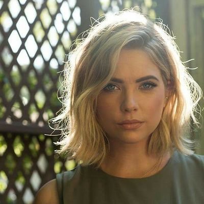 Hi I'm Hanna M I may be blonde but I'm smart don't ever get on my bad side I might just kill you :)