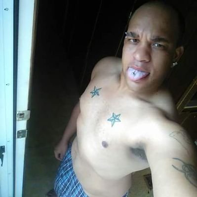 laidback easygoin guy that likes to chill and live my life to the fullest. You only live once so why not make the best out of it. Take chances n try new things!