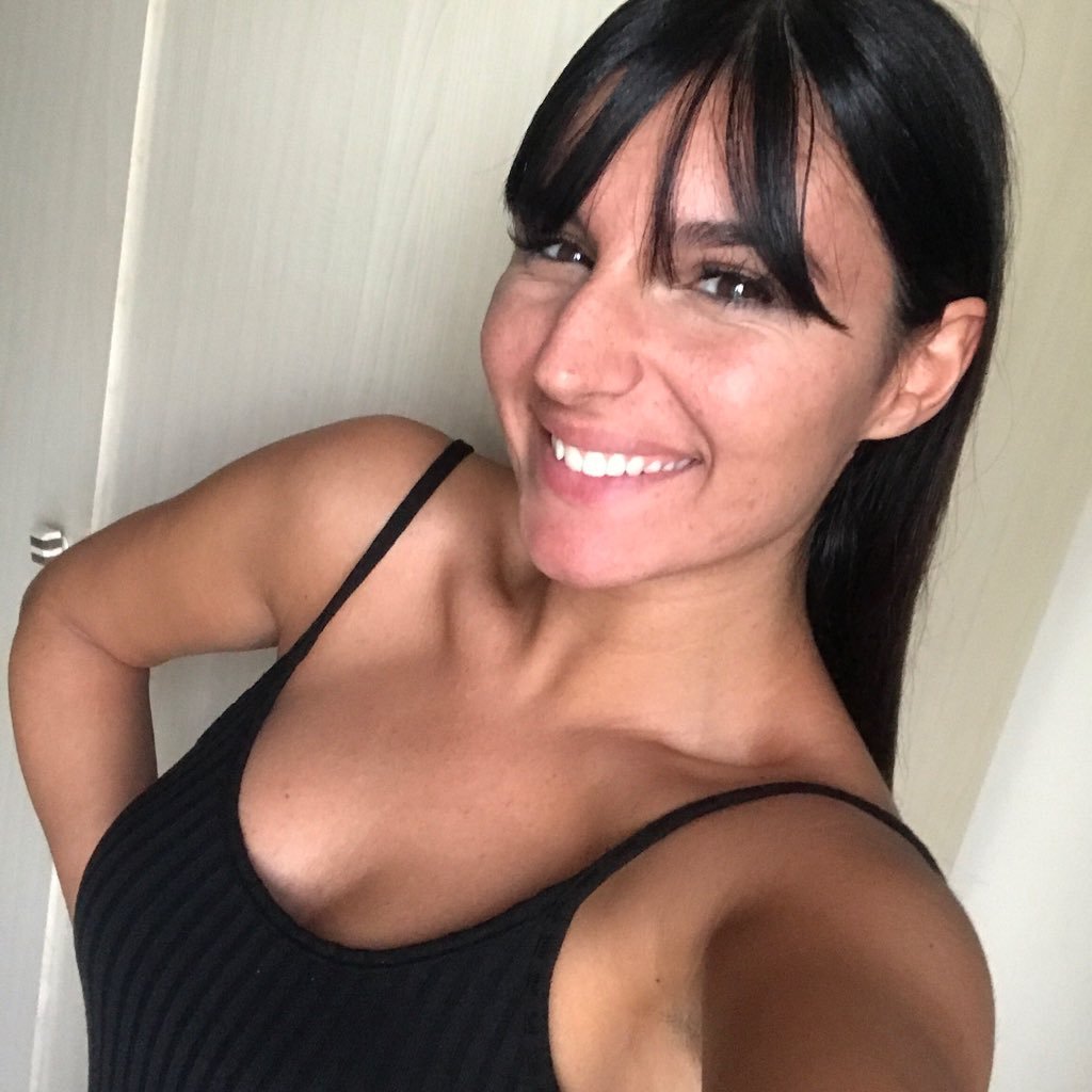 SimioliVeronica's profile picture. #ItalianSinger @Sud_58 #Vera out now the new album: UNA FANTASTICA IDEA Itunes: https://t.co/9EatIbyMk5 - Spotify: https://t.co/vd1A1fDlIp