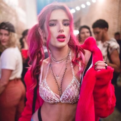 Bbeeella's profile picture. 