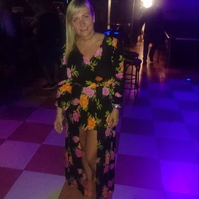 Lynny_W's profile picture. You can't be old and wise if you were never young and crazy ;) When things in life get complicated..Always remain dedicated ♥ #SmileAndTheWorldSmilesWithYou ☺