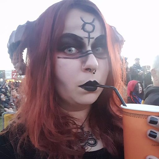 smaugishblog's profile picture. Vlogger, Goth and Pokemon Master. I like eyeliner, skulls, glitter, bats, werewolves, mummies and vampires.