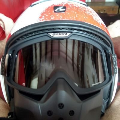 Adesbwthyn's profile picture. Experienced