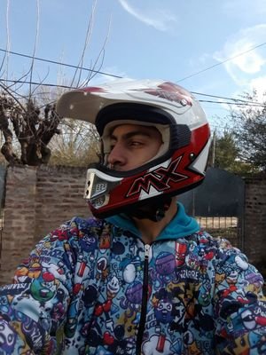 Piloto de motos 👊✊ 
modelo publicitario 
basquet
insta: Zion_model