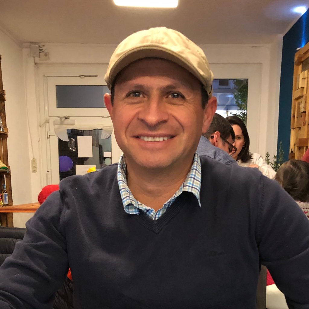 Ingeniero en Comercio Exterior e Integración, apasionado por la tecnología y el deporte 🎾⚽️⛰