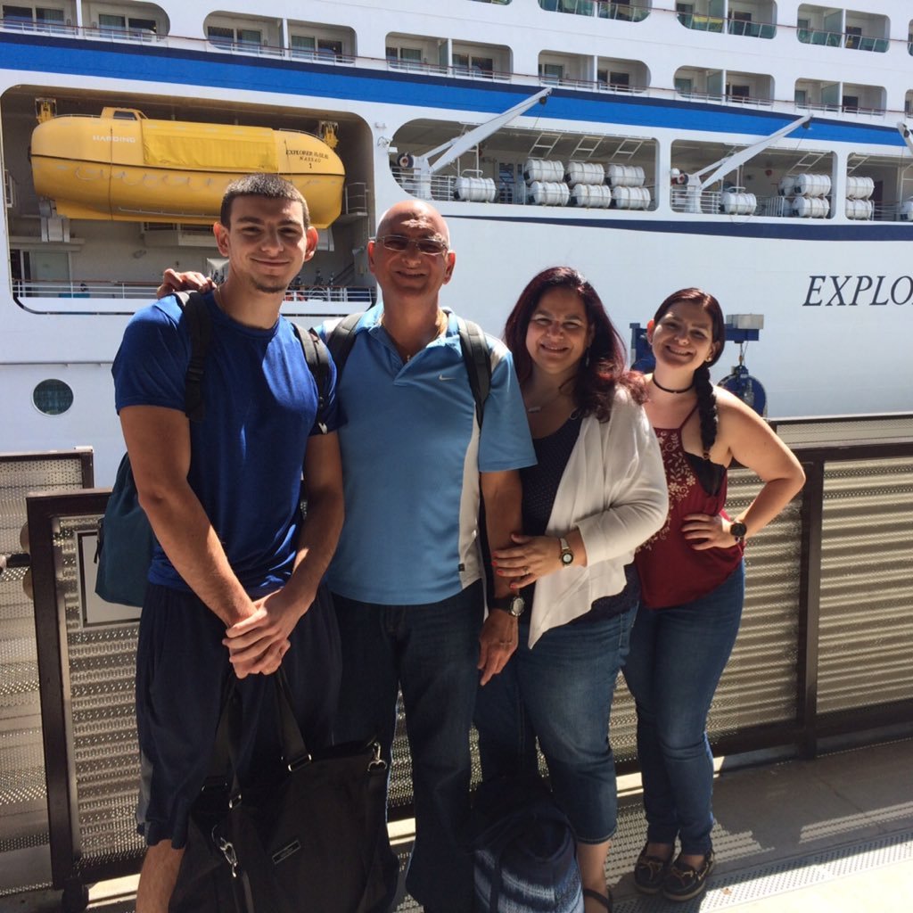 chrisfleites's profile picture. Hard work beats talent when talent fails to work hard. Instagram: @chrisfleites