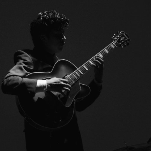 Músico apasionado enamorado del jazz y del arte, sígueme y no te pierdas vídeos y tips para tocar jazz.