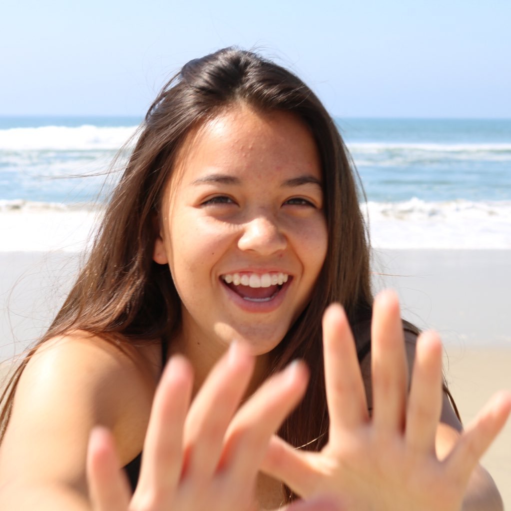 alyssanixcole's profile picture. it’s time to start liking who the fuck you are