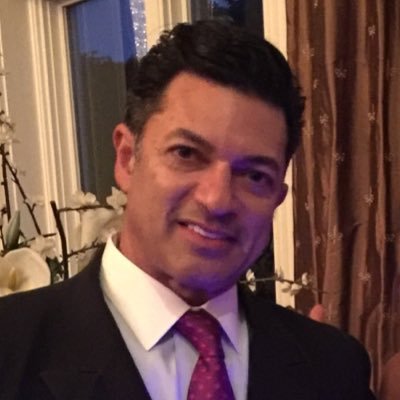 Digital/ WealthTech/ Compliance solutions in finance | Pay it Forward! Devoted Dad | Music+Guitar | Give me🗽🇺🇸 | Co-founder: https://t.co/Beo4C4qeFF | Challenge Accepted