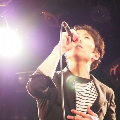 |新卒で大手メーカー就職するも長年のパワハラで適応障害、うつ経験→そこから脱出→探偵開業→食えなくなり夜の仕事→上京してリーマン|音楽好きでよくライブに行く|好きな食べ物はカレー|習慣的に瞑想や脳を鍛えはじめる|