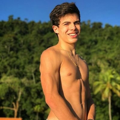 Maninho: @J0aquimVazz
Melhor amigo: @joaogCDUR
Amor: @AlexMapeliii😍 te amoo