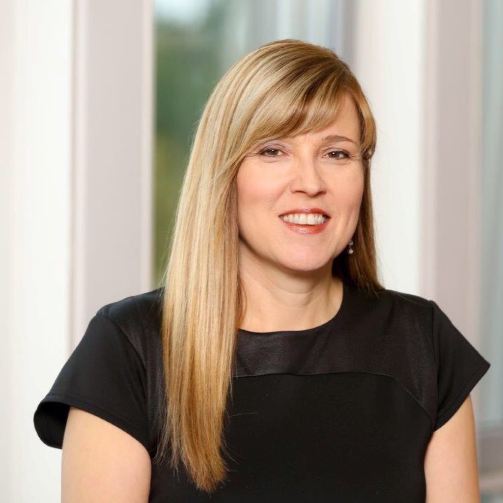 Christine_E_'s profile picture. Head of HR-Strategy, Innovation & Diversity, Deutsche Bahn. Twitter Globetrotter. Coffee addict. Introvert. Views my own. #menschenmachenzukunft #einziganders