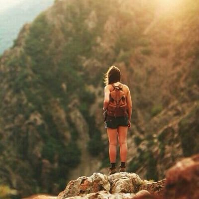 LunarTu's profile picture. 