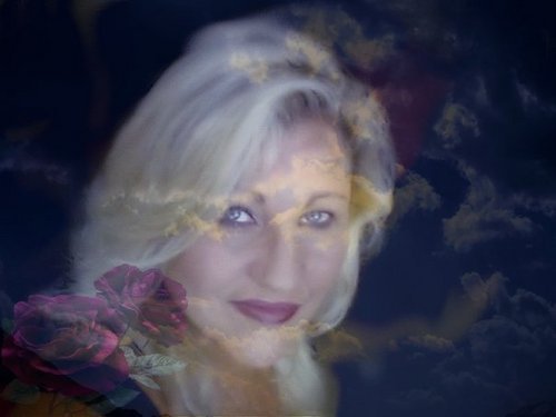 Cherylholl's profile picture. 